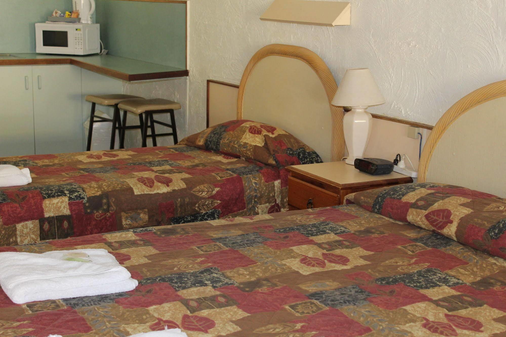 Sun Plaza Motel - Mackay Exterior photo